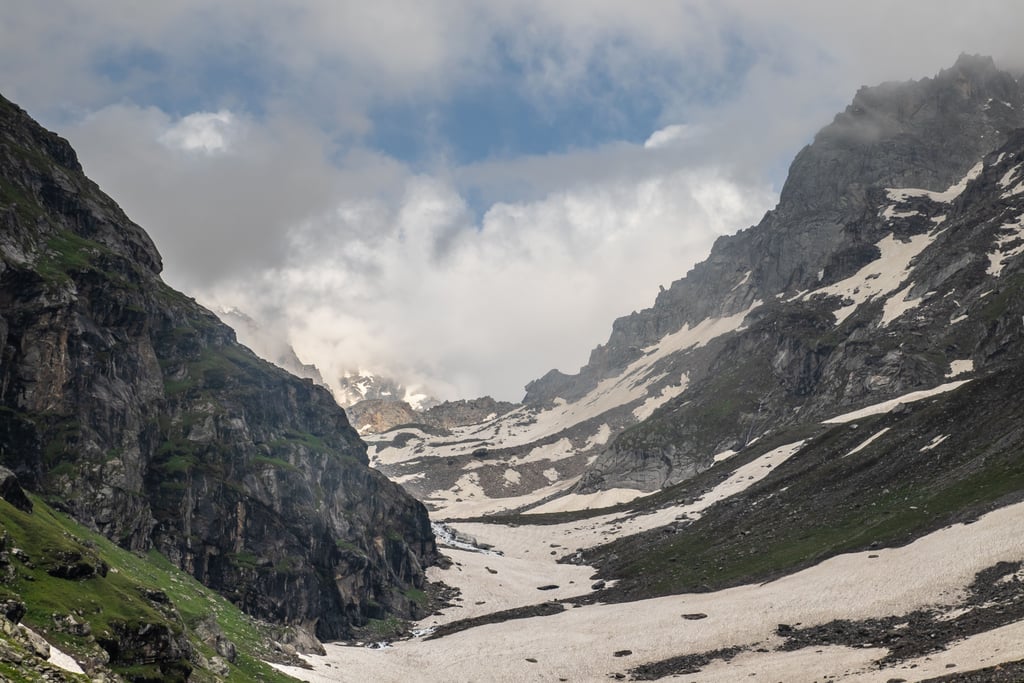 The Gateway to Winter — The Monsoon Diaries: Walking the Cloud-Line at Hampta Pass