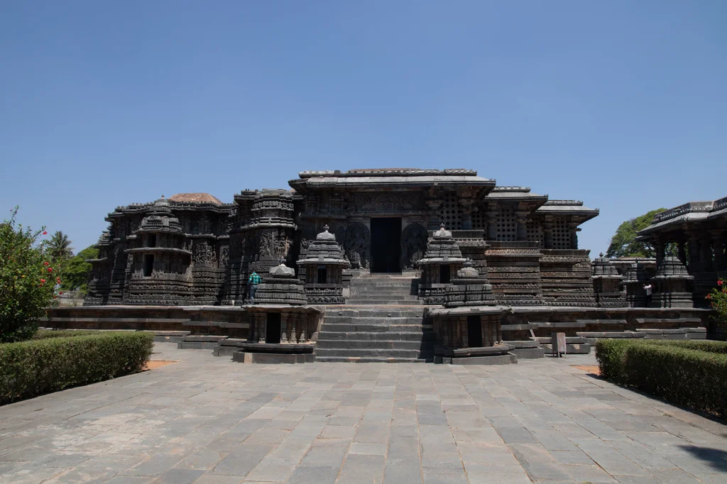 Halebidu and Belur: Experiencing the Twin Jewels of Hoysala Architecture | Roadtrip from Bangalore