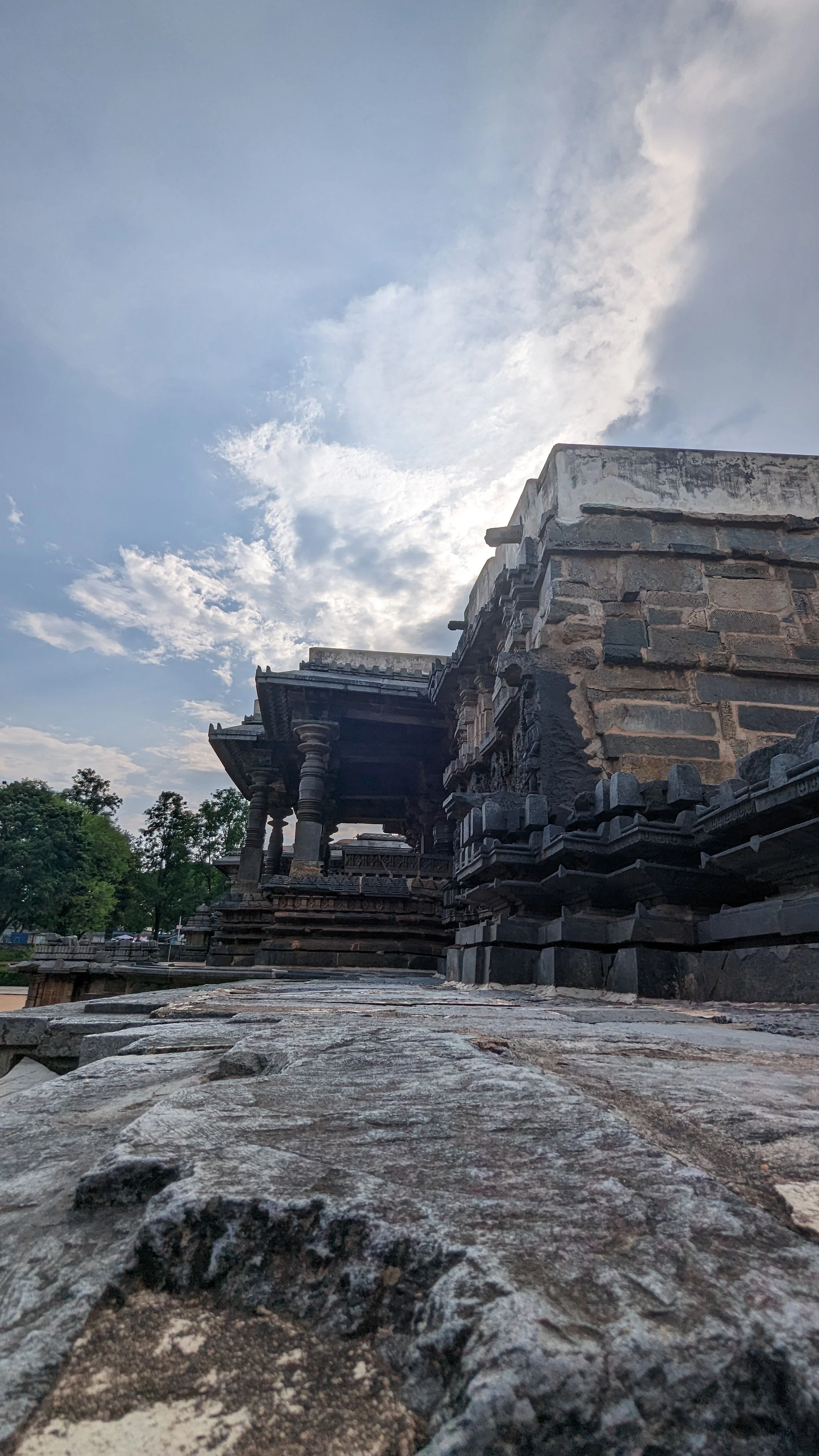 Hoysaleswara Temple exterior wall overview — stellate plan with horizontal friezes