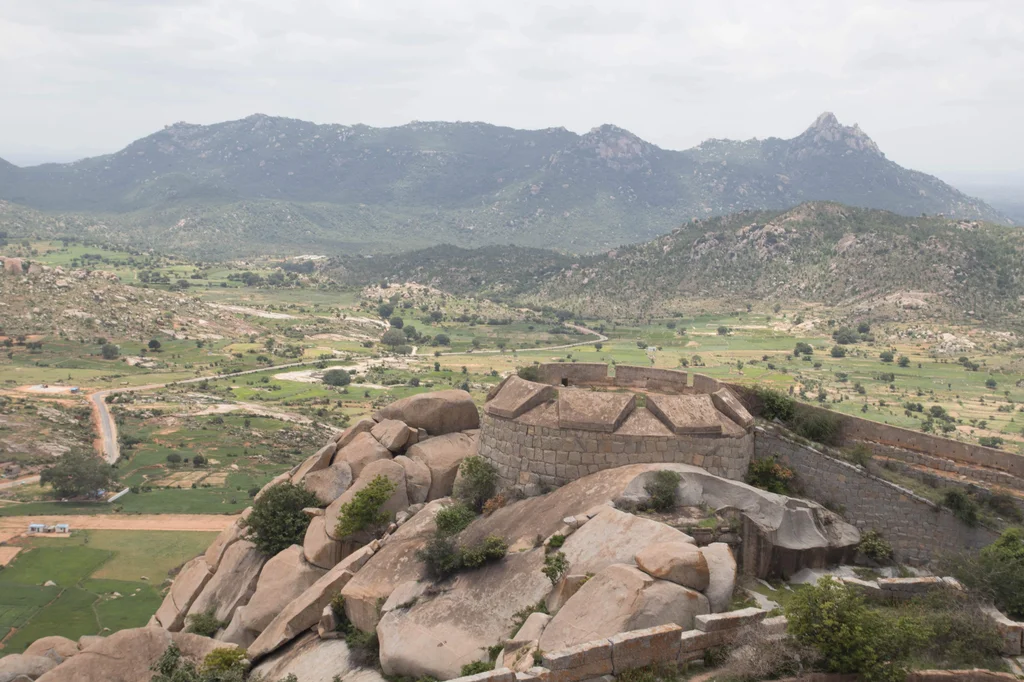 Gudibande Fort & Bhairasagara Lake — A Day Trip from Bangalore Worth Making