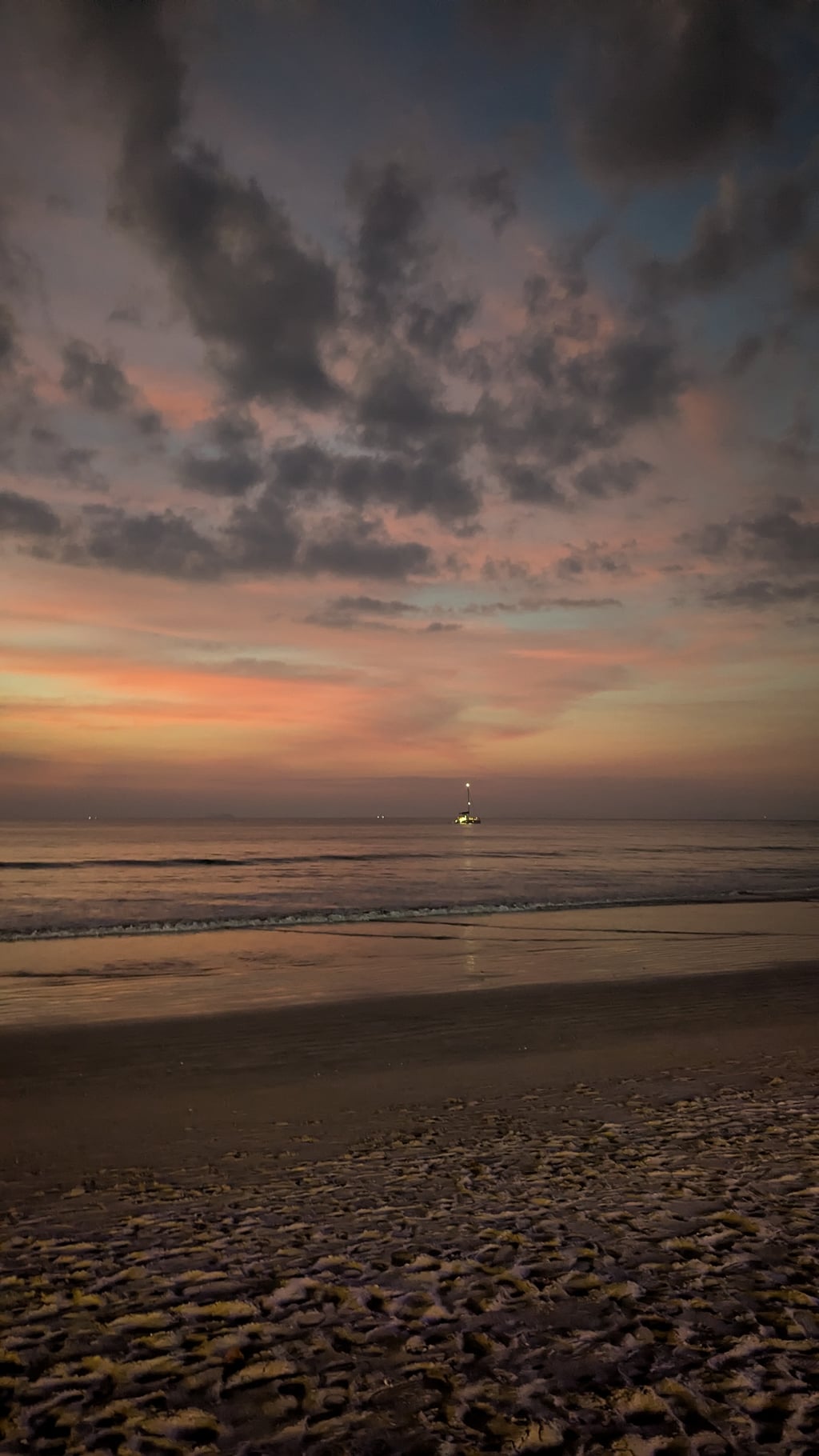 Google Pixel 7 — 7mm • ƒ/1.9 • 1/16 • ISO 3099